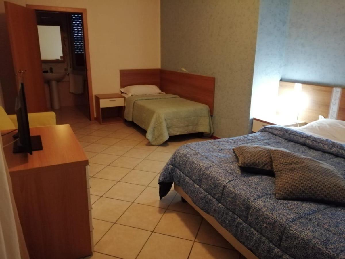 Thaire Resort Castel Volturno Eksteriør billede
