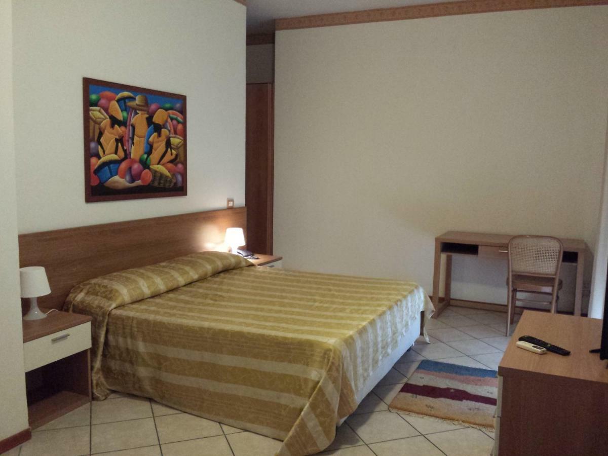 Thaire Resort Castel Volturno Eksteriør billede
