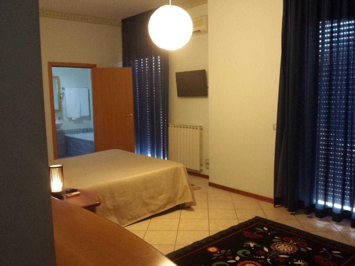 Thaire Resort Castel Volturno Eksteriør billede