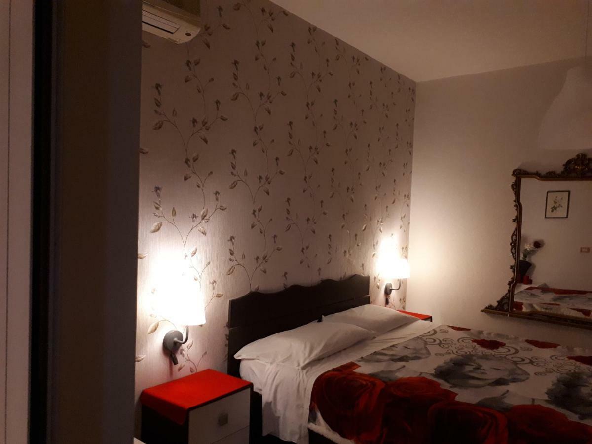 Thaire Resort Castel Volturno Eksteriør billede