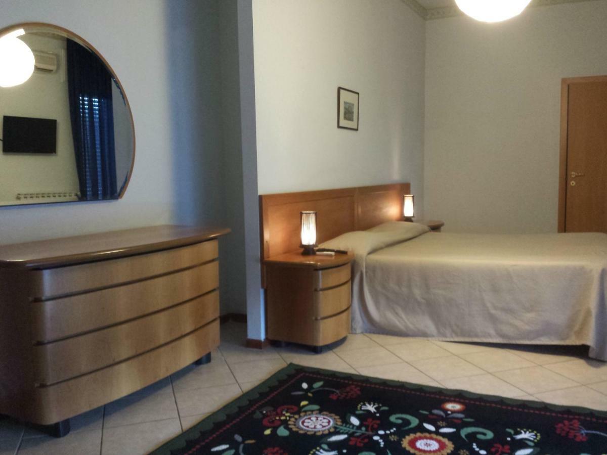 Thaire Resort Castel Volturno Eksteriør billede
