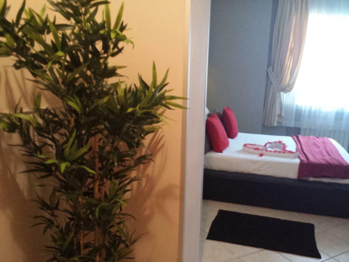 Thaire Resort Castel Volturno Eksteriør billede