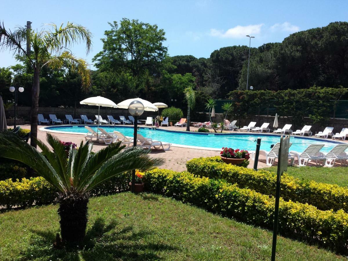 Thaire Resort Castel Volturno Eksteriør billede