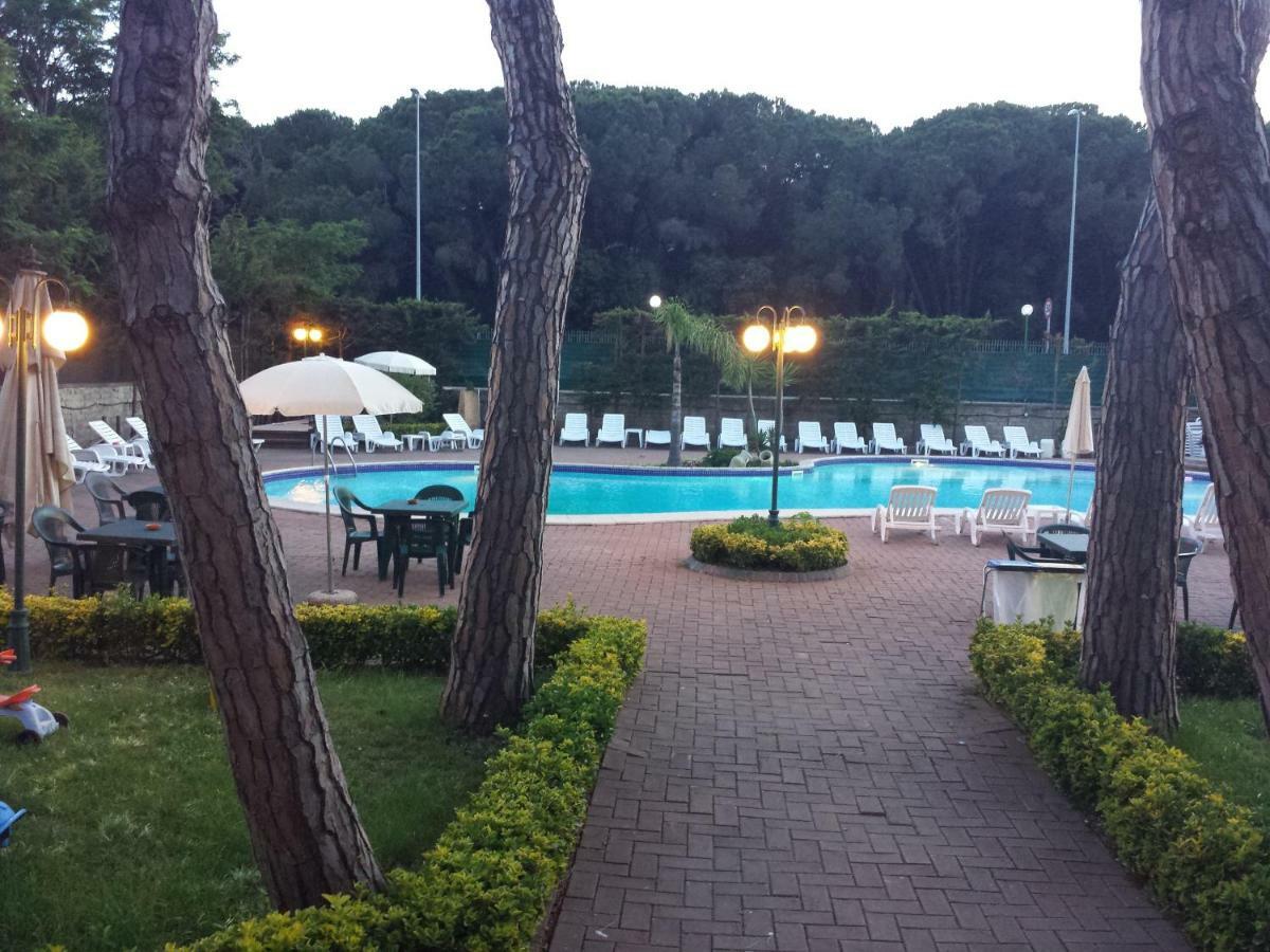 Thaire Resort Castel Volturno Eksteriør billede
