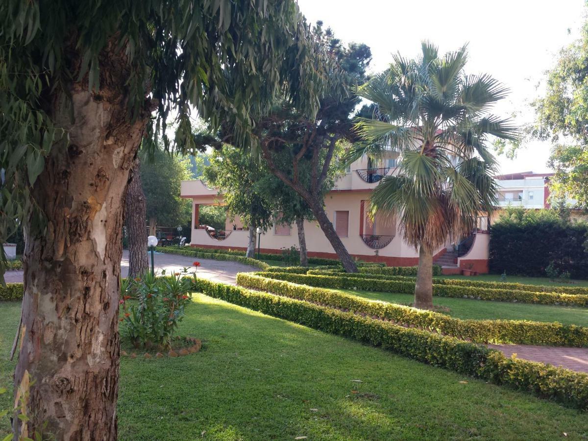 Thaire Resort Castel Volturno Eksteriør billede