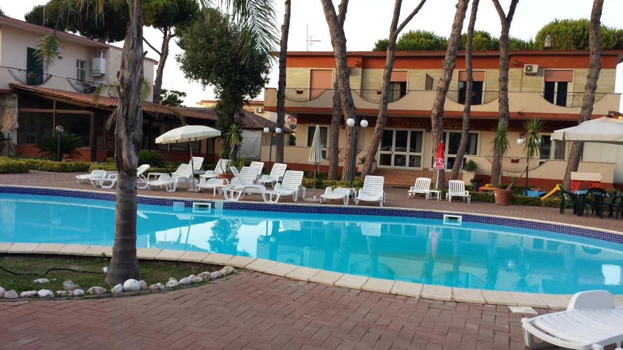 Thaire Resort Castel Volturno Eksteriør billede